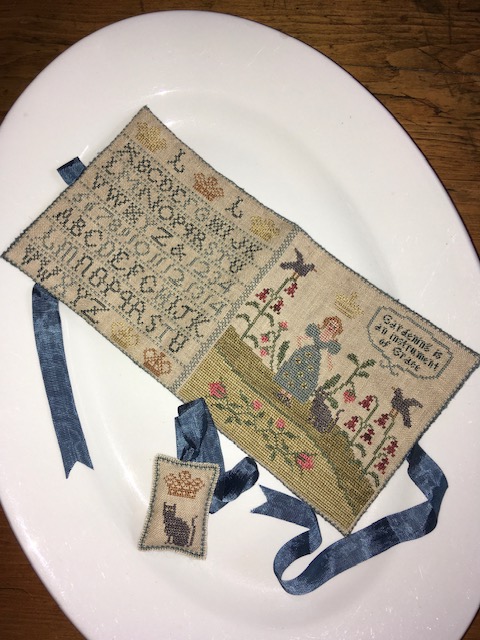 Garden Queen Needlebook