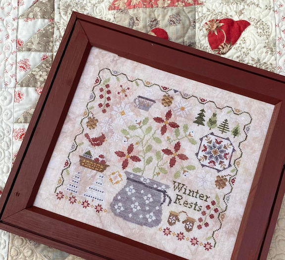 Seasonal Saltbox House – Winter